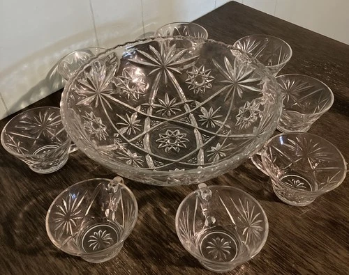 Vintage Anchor Hocking Early American Punch Bowl Set With 8 Glasses