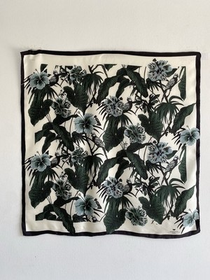 WEEKEND MAX MARA green Silk Women s Scarf Made In Italy Perroquet Print 35''/35''