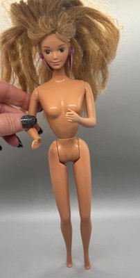 Vintage Barbie 1966 Twist Body Bend Knees - 1985 Head Mattel Malaysia Earrings