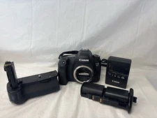 **PRE OWNED** USED CANON EOS 6D (EXTEND BATTERY CAP) (P23011767)