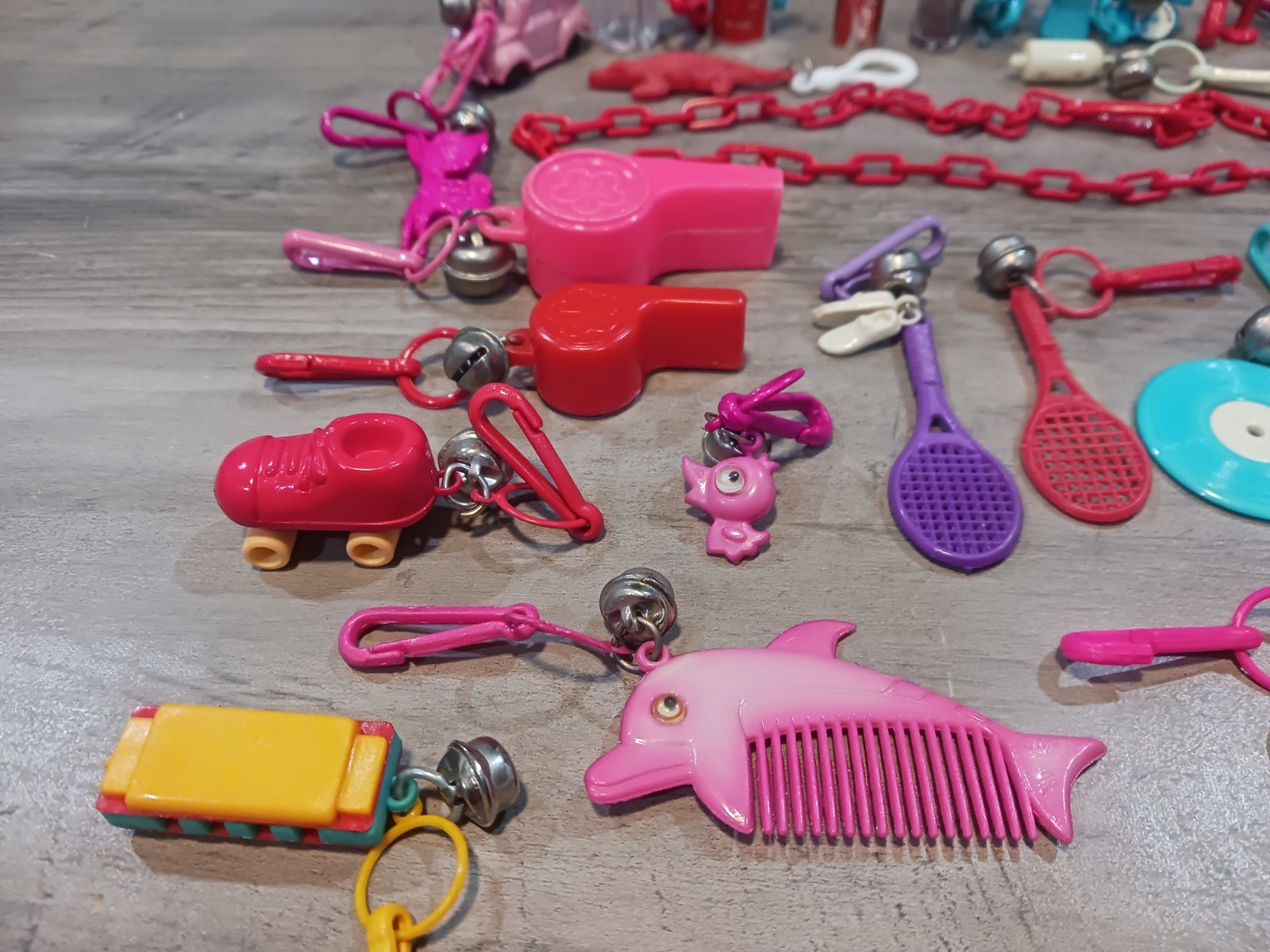 Vtg 1980s Plastic Bell Charms Necklace 30+ Coke Pepsi VW Bug Cat Phone Record