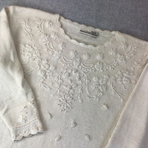 Vintage 80s 90s Sweater Middlebrook Park White 3D Small Floral Cottagecore