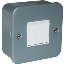 Click Metal Clad 2 Gang 2 Way 10 Amp Light Switch & Back Box - CL012