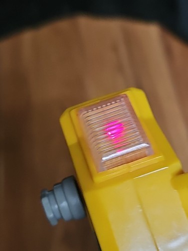 Teen Titans Go! Robin’s Birdarang Bandai 2003 Replacement Launcher Shooter Piece - Picture 3 of 5