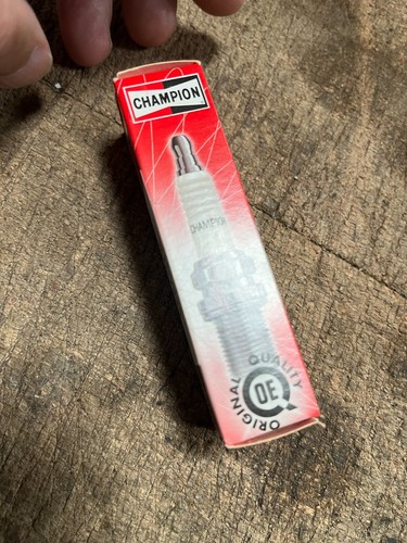 Fits Champion Land Rover RN12YC ETC7244 Spark plug F24 - Picture 5 of 7