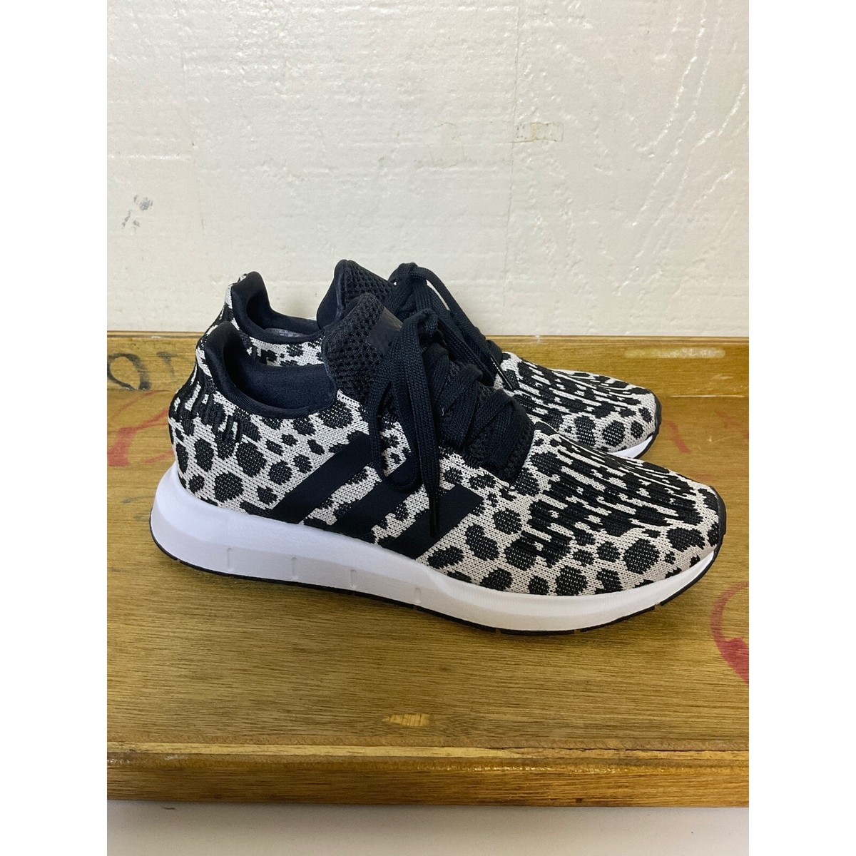レディース20240619-0026 Size 6.5 - adidas Swift Run Leopard Print W for sale online