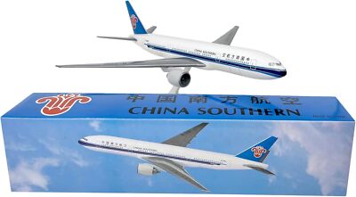 Flight Miniatures China Southern Boeing 777-200 B-2051 Desk 1/200
