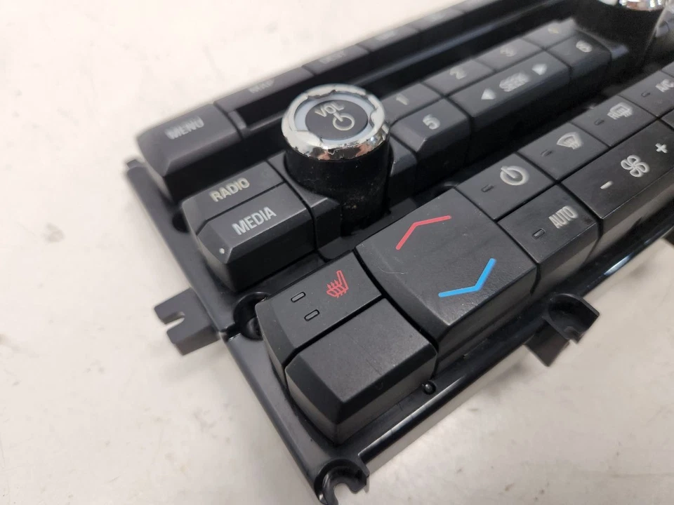 Panel de control de radio Ford Fusion 2011-12 con navegación/asientos térmicos/temperatura automática Foto 4 de 4