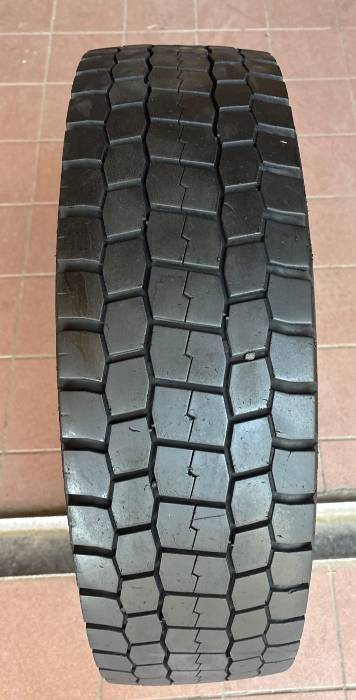 215/75 R17.5 M BRIDGESTONE GOMMA USATA CAMION / RIMORCHIO AGRICOLO / INDUSTRIALE