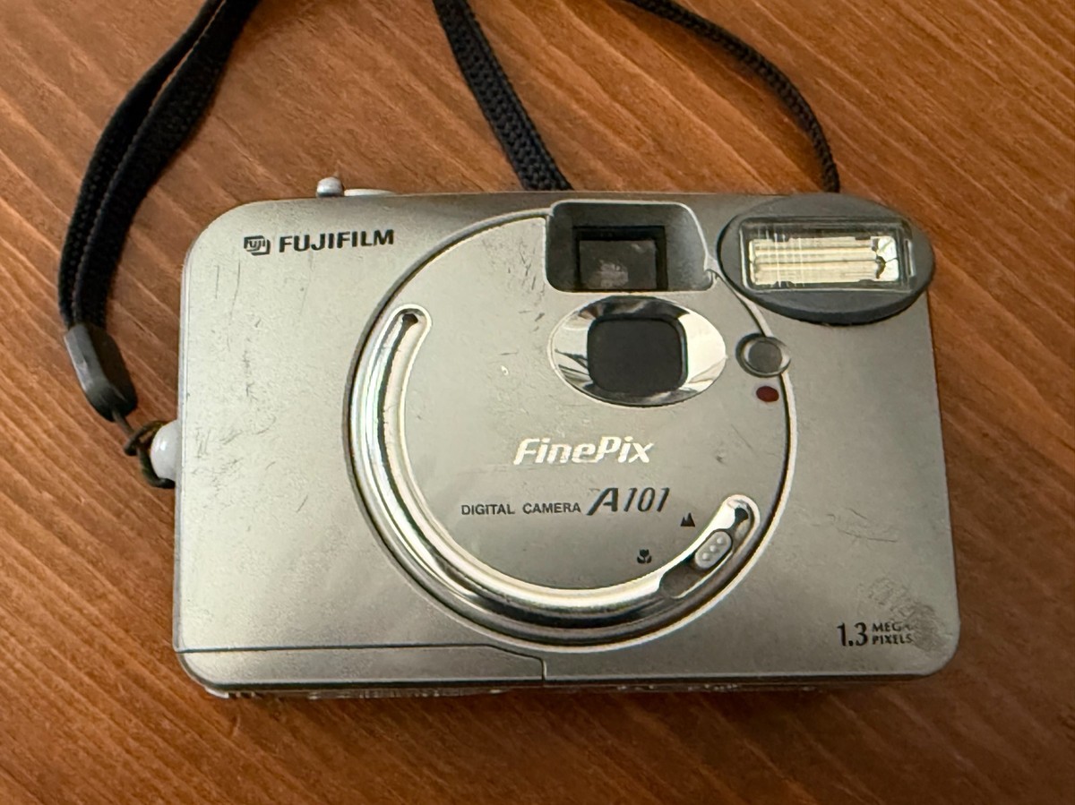 Fujifilm FinePix A Series A800 8.3MP Digital Camera - Silver for