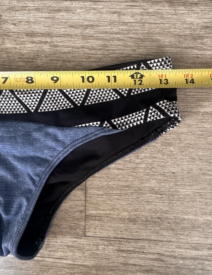 Seea Women Swimsuit Bottoms Size-S Surf/Swimwear – Excellent Condition - Image 4 of 4
