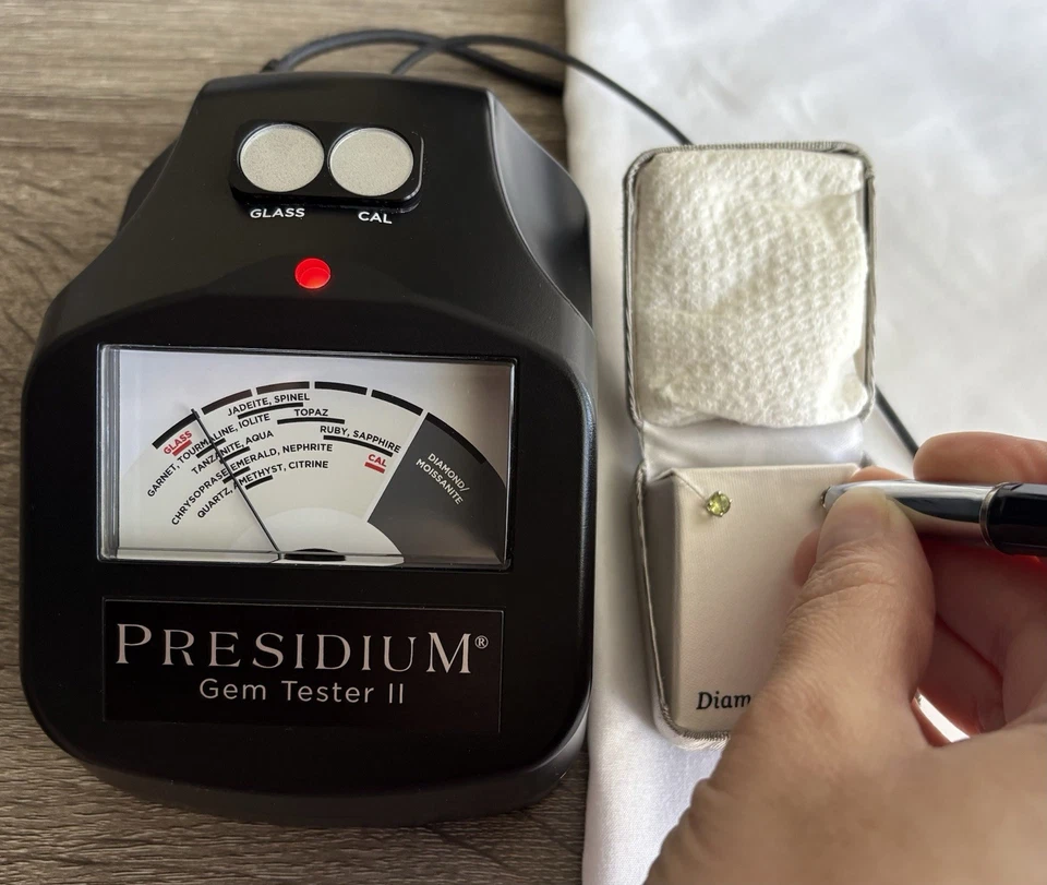 Aretes peridoto oro blanco 14k 3 mm lisos unisex adulto o adolescente o niño Foto 2 de 4