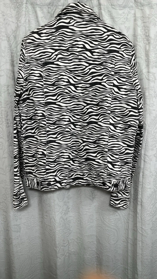 长袖牛仔外套 — 第 3/4 张图片