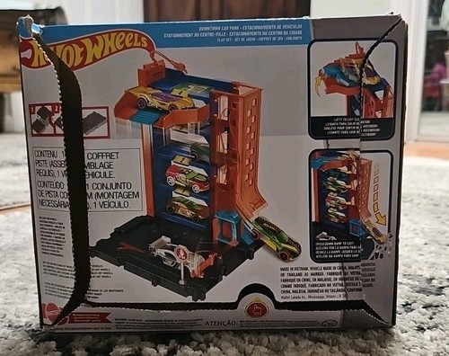 New Hot Wheels City Downtown Car Park Playset with 1:64 Scale Vehicle - Picture 3 of 18