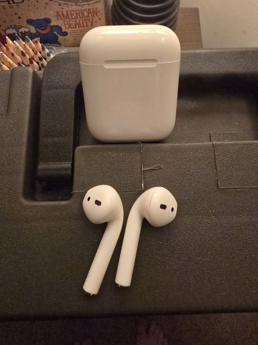AirPods2世代 Apple AirPods with Wireless Charging Case 第2世代 MRXJ2J/A 価格