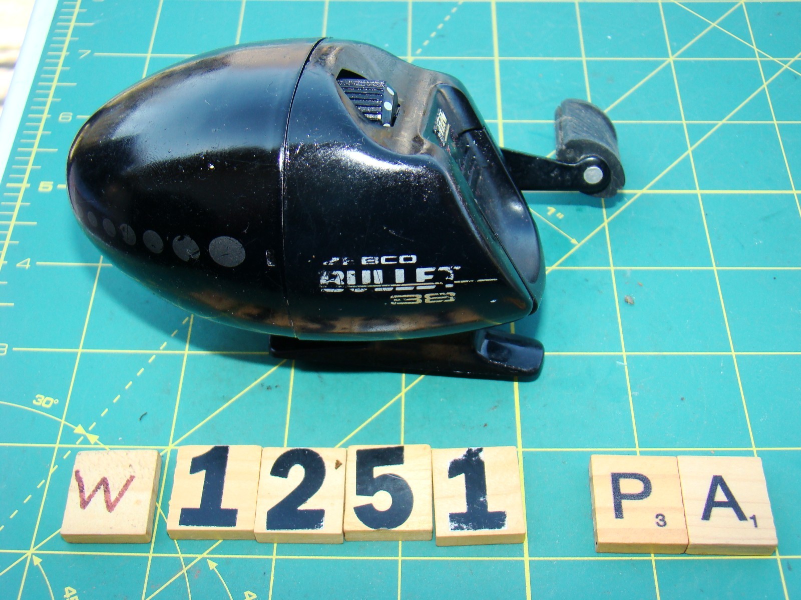 W1251 PA ZEBCO BULLET .38 SPINCAST FISHING REEL