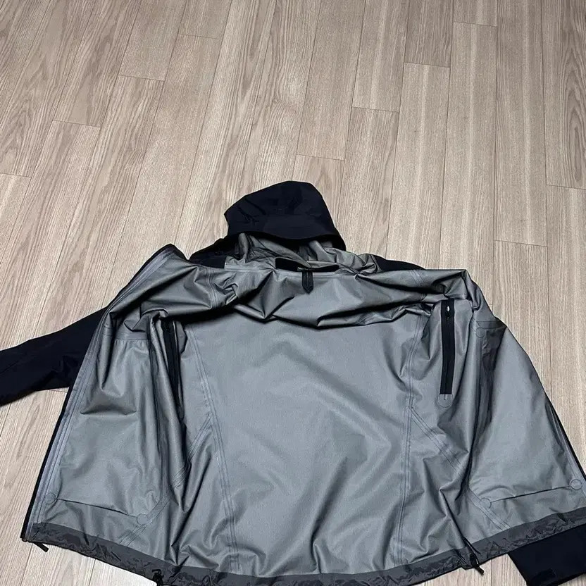 Arc'teryx Beta LT Jacket Black M - Waterproof Gore-Tex thumbnail 9