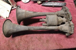 M 59 U.S. ARMY DUMP TRUCK AIR HORNS STUDEBAKER 1953