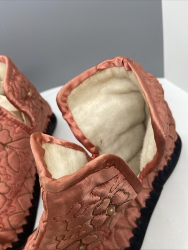 Vintage (1960s) MADE IN JAPAN Slippers Booties-Embroidered, Quilted, Pearls Size - Picture 6 of 7