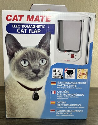 Cat Mate Electromagnetic Kitty Door Flap with 2 Cat Collar Magnets - SEE PHOTOS