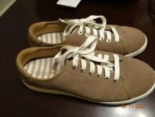 VIONIC Brinley VS339 Women's Suede Sneaker Comfort Walking Shoes sz 8 buckskin