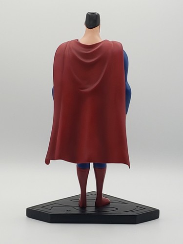 Warner Bros. Studio Store Superman Maquette | Superman Adventures | 691/2500 - Picture 3 of 10