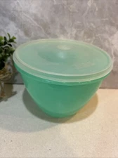 Tupperware Crisp It Lettuce Crisper Jadite Green 679-17 Bubble Lid 680-1 Vintage