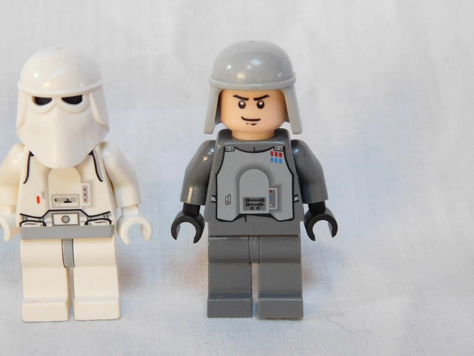 Lego Star Wars 8084 Snowtrooper Battle Minifigures Only AT-AT Driver Imperial - Image 2 of 4