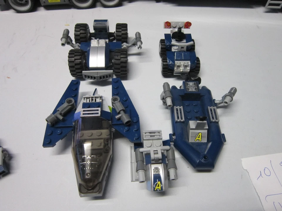 LEGO 8635  AGENTS 2.0 MISSION 6 CENTRE DE COMMANDEMENT MOBILE - Photo 4/4