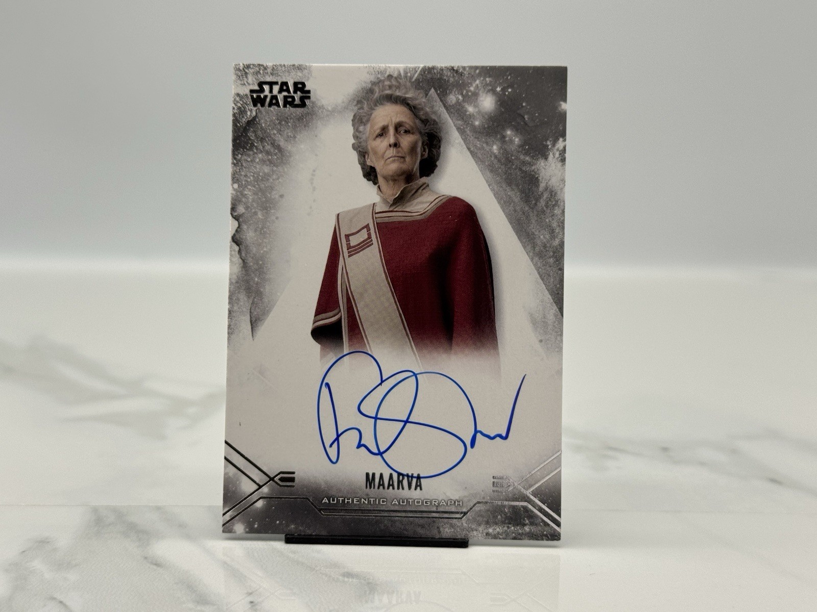 2025 Topps Star Wars Smugglers Outpost Stellar Signatures Fiona Shaw Maarva Auto