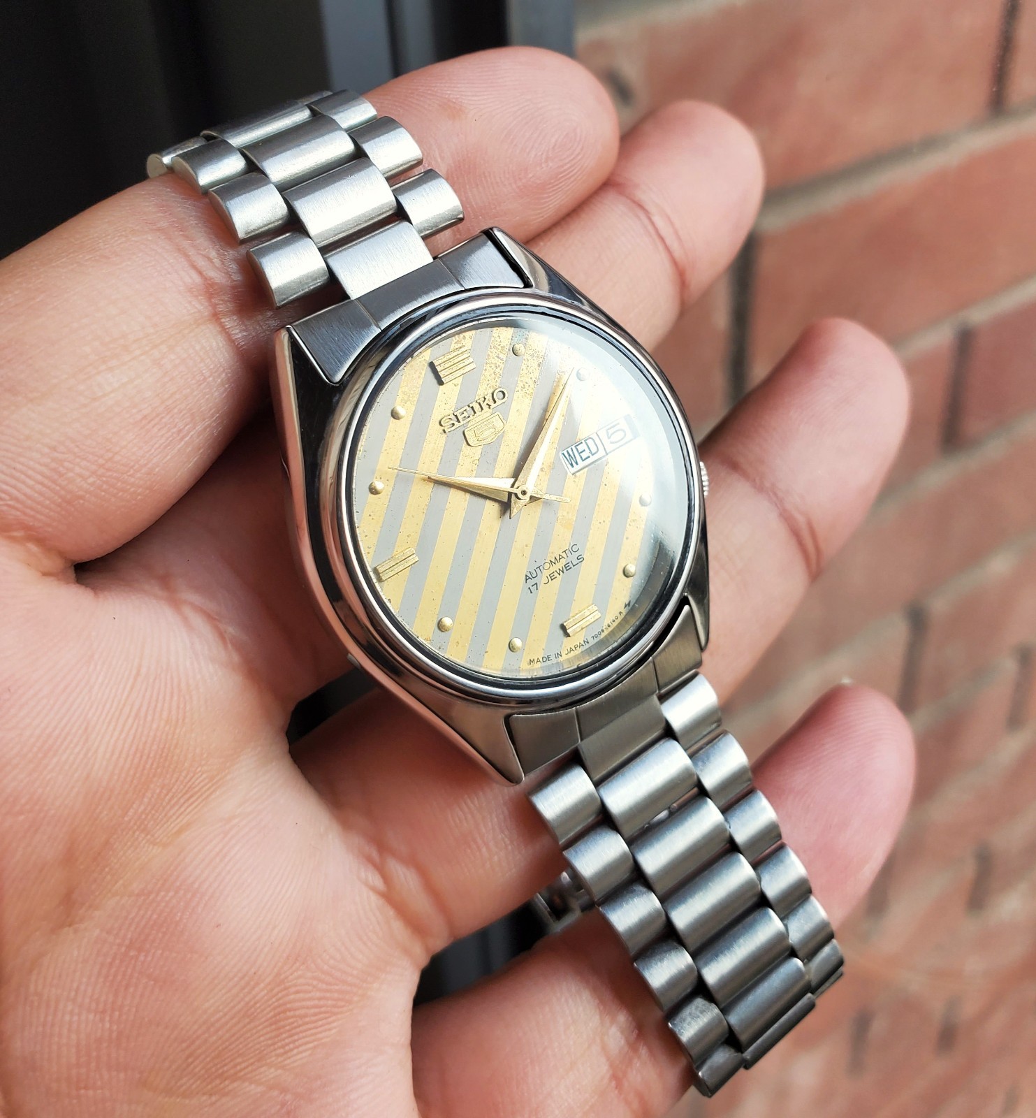 SKXR21 Rare JDM dial Seiko Retro Vintage Automatic Sunburst Grey Linen Textured - vintagewatches.pk