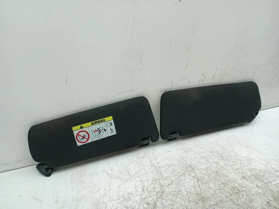 PAR DE PARASOL IZQUIERDO DERECHO JAGUAR XF NEGRO X250 2008 - 2015 Foto 2 de 4