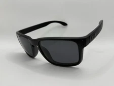 Oakley Holbrook Polarized Sunglasses & Accessories Brand New(Black/Black)