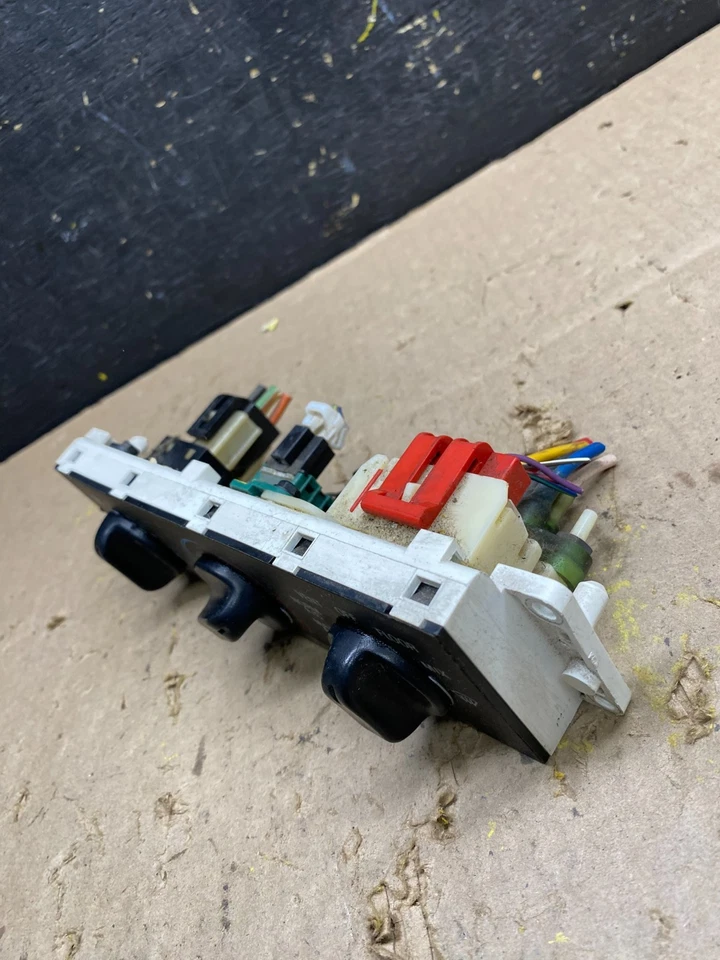 1998 to 2011 Ford Crown Victoria Marquis A/C Heater Climate Control u5240 DG - Image 3 of 4