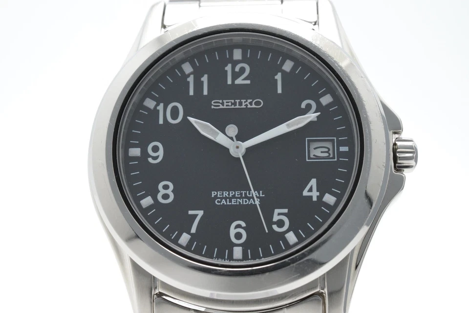 Black Dial Seiko SBQK081 8F32-00P0 Perpetual HAQ; Sapphire JAPAN - Image 4 of 4