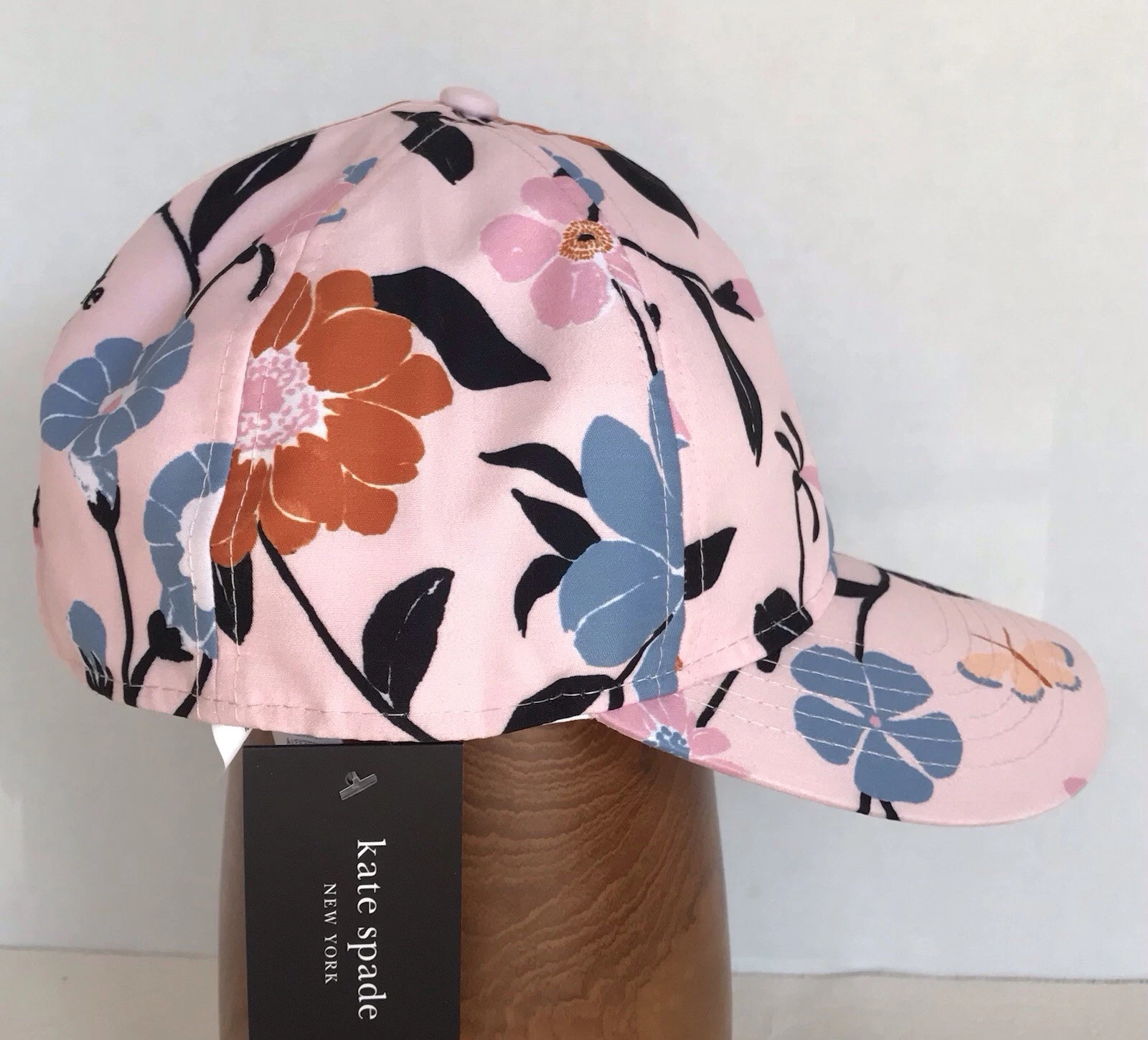 NUOVO CON ETICHETTE ~ BERRETTO DA BASEBALL KATE SPADE NEW YORK BLUSH PERLA FLOREALE CINTURINO ADJ 100% POLIESTERE