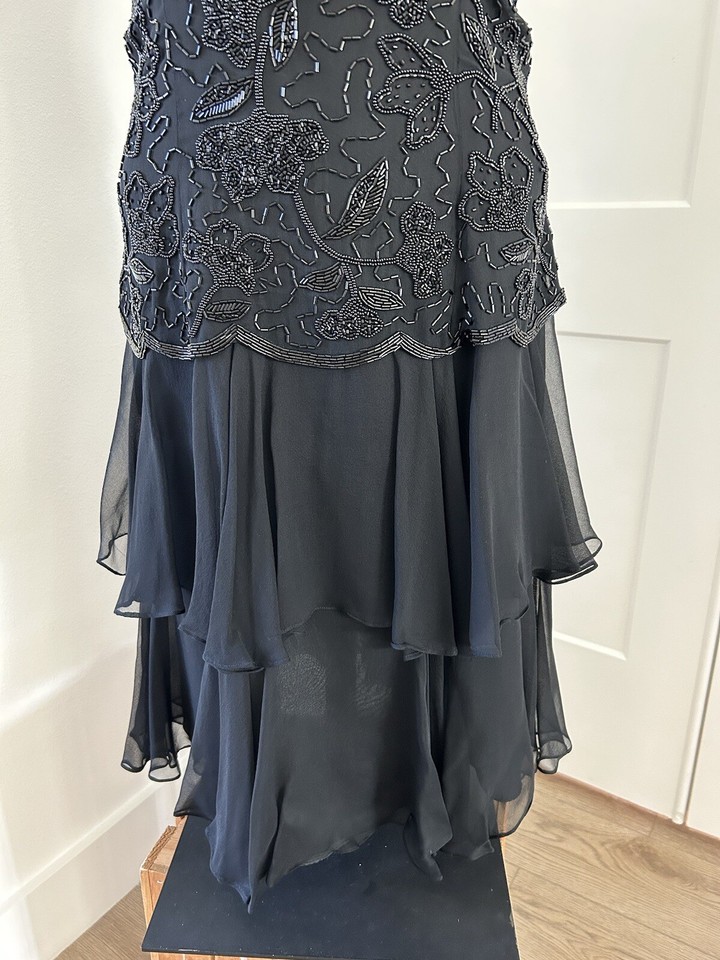 Taylor Evening Dress Beaded Top Chiffon Bottom Sz 8 BEAUTIFUL