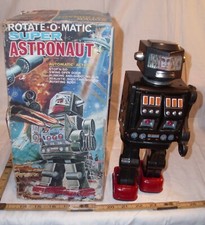 ROTATE-0-MATIC SUPER ASTRONAUT ROBOT TIN BATTERY TOY JAPAN BOXED