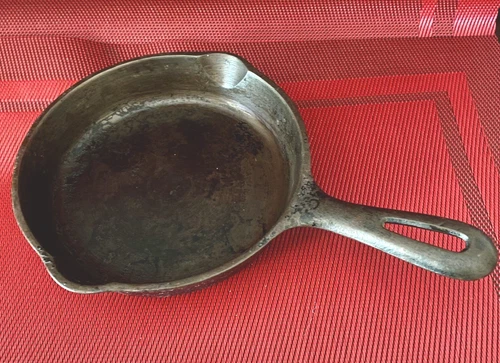 Wagner Ware (?) Cast Iron 6 1/2 Inch Skillet #3 Unmarked Vintage Double Spout