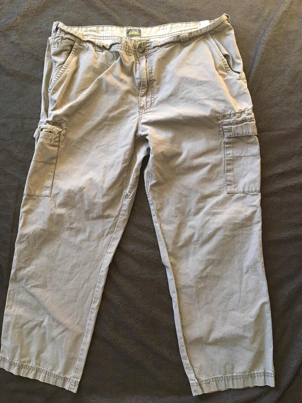 Cabela’s Beige Khaki Cargo Pants Size 42 Inseam 30(measure 29”) Men’s