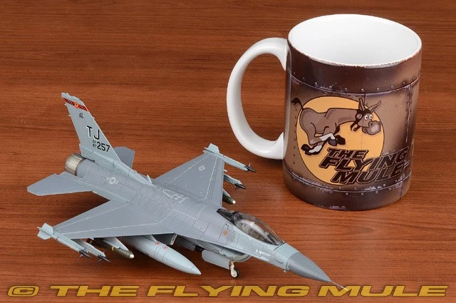 Hobby Master 1:72 F-16C Fighting Falcon USAF 614th TFS Lucky Devils #87-0257 - Image 4 of 4