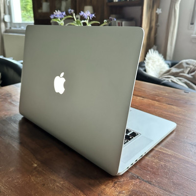 Apple MacBook Pro 15'' (2014), i7 2,5 GHz, 16GB RAM, 512GB SSD, Silber