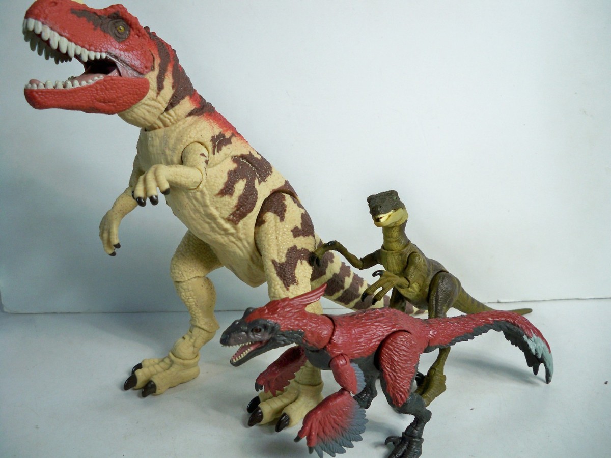 K25i00963 CERATOSAURUS PYRO RAPTOR VELOCIRAPTOR JURASSIC 2022