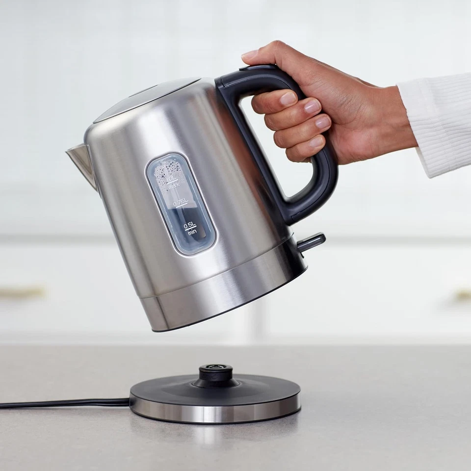 Stainless Steel Electric Kettle 1.1Qt – Amazon Basics, Fast Boiling, BPA-Free, A - Image 2 of 4