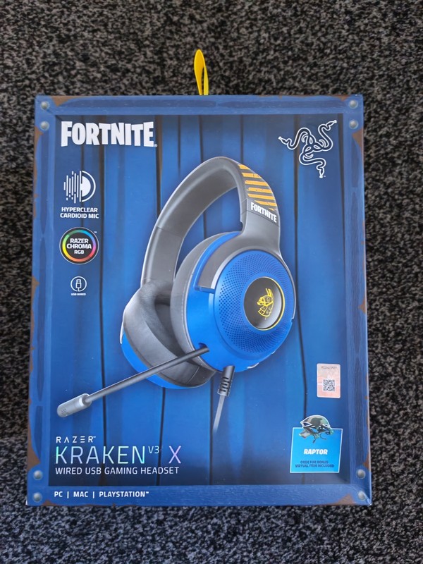 Fortnight Razer V3 x Wired Gaming Headset