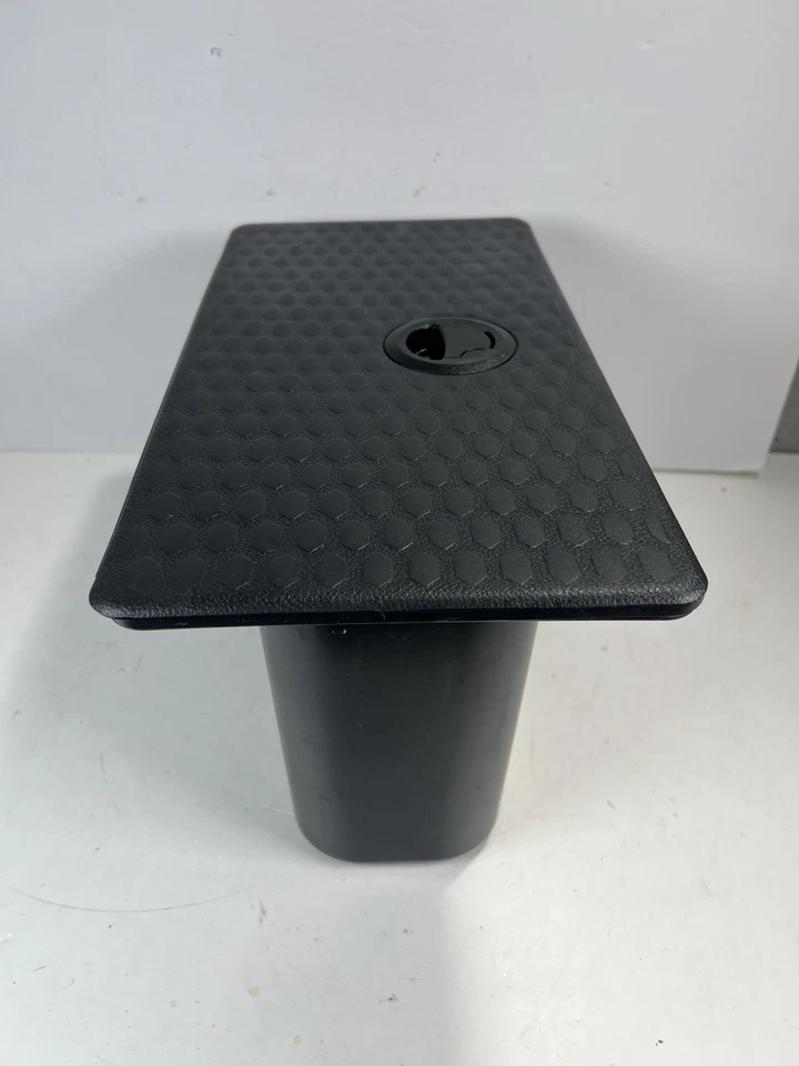 Contenedor cubby 2500 OEM 2013-2018 RAM 1500 piso trasero compartimento contenedor de almacenamiento Foto 3 de 4