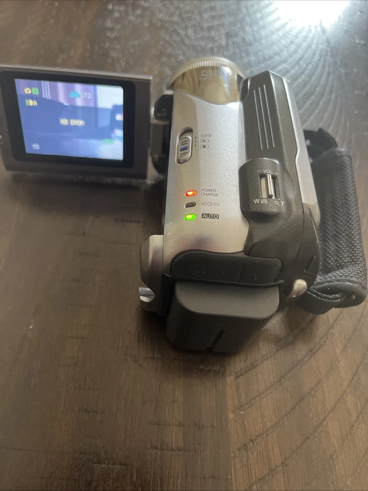 JVC Everio GZ-MG21U 20GB Hard Disk Drive Camcorder Tested - Image 3 of 4