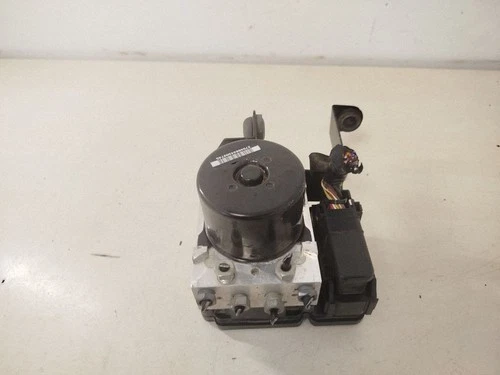 Volvo V40 Cross country 2015 ABS Pump P31400644 ILI52084