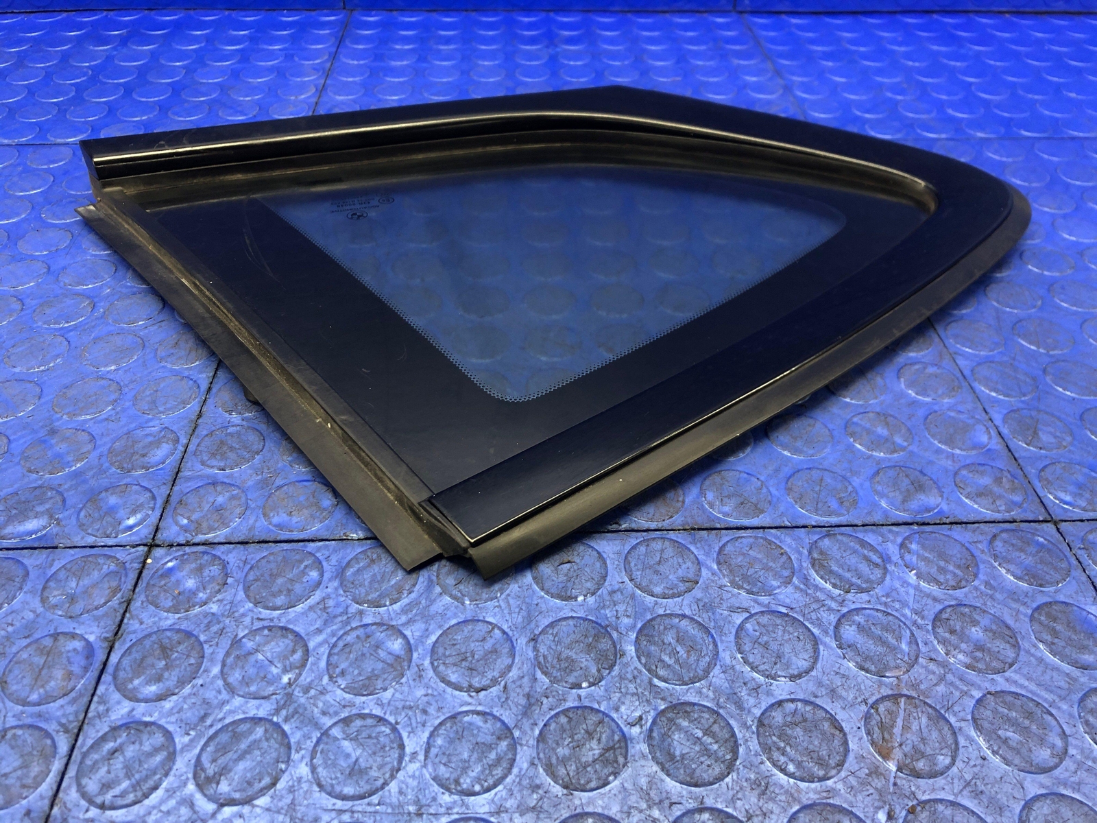2014 2015 2016 2017 2018 2019 BMW I8 OEM REAR RIGHT QUARTER WINDOW GLASS 7313014