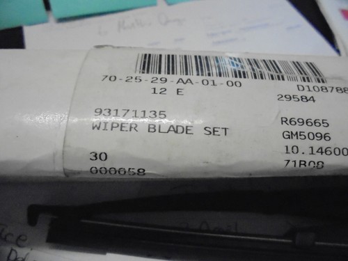 Genuine New Holden Opel XC Barina Corsa Combo TigraWiper Arm with Blade 93171135 - Picture 2 of 2